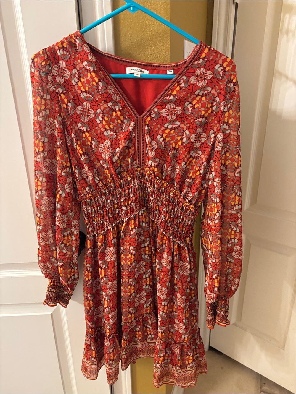 Max Studio Orange Red Floral V‑Neck Long Sleeve Smocked Dress